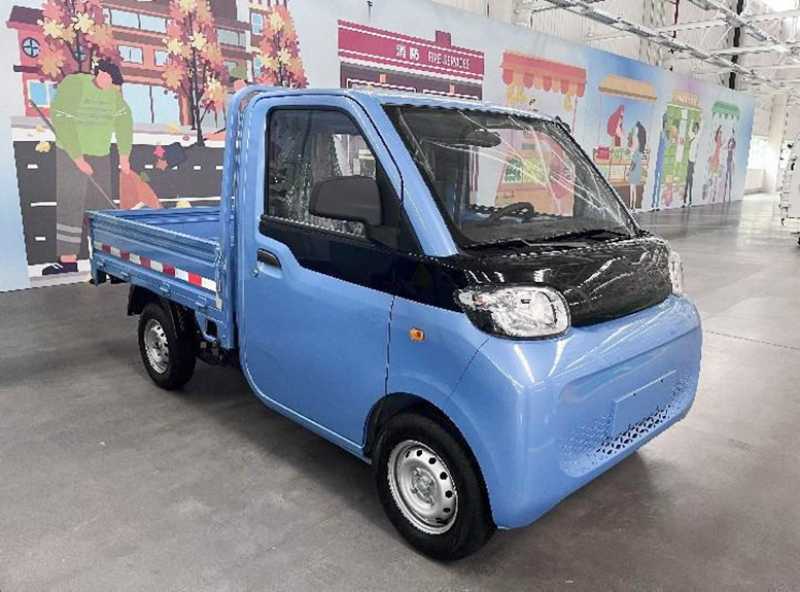 Autour de Paris : Découvrez la performance des mini camions électriques pour les pros