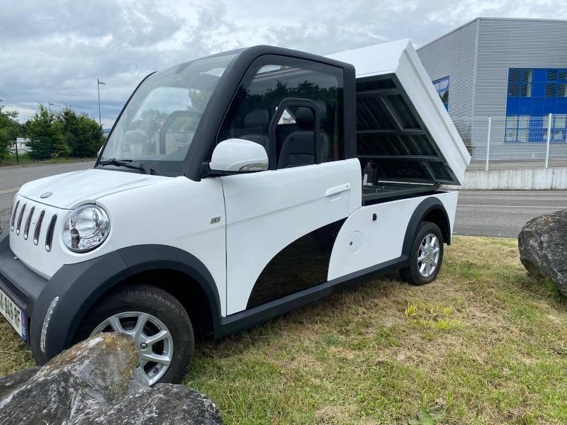 petit camion a benne basculante electrique 