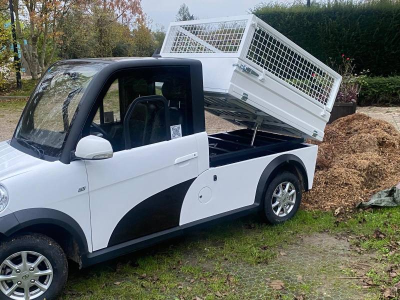 VILLEURBANNE CAMION BENNE ELECTRIQUE SANS PERMIS DISPONIBLE 
