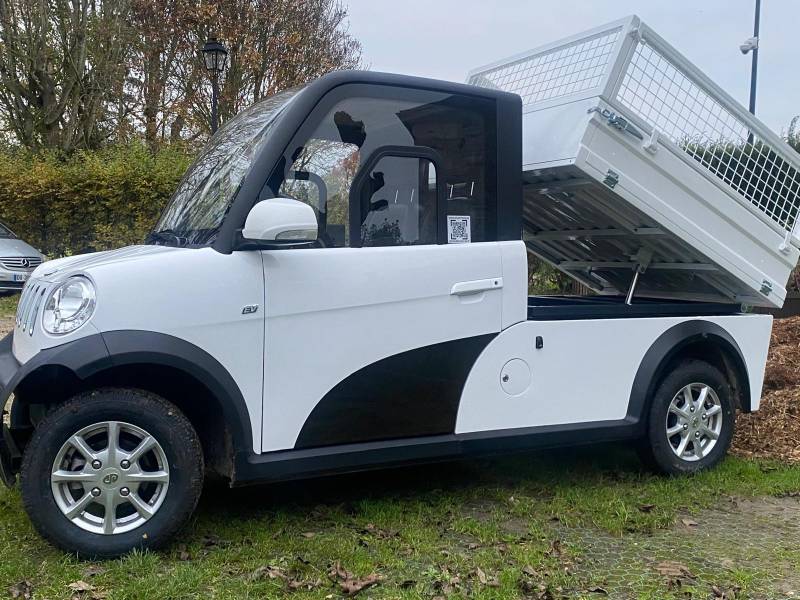 Le meilleur petit camion utilitaire électrique sans permis disponible pour Paris et Île-de-France
