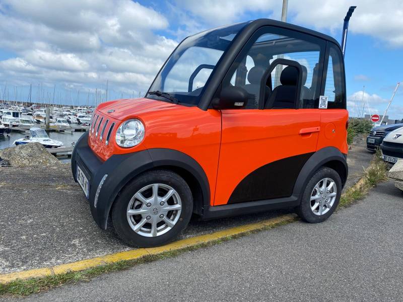 Mini voiture électrique de ville transportable sur remorque 