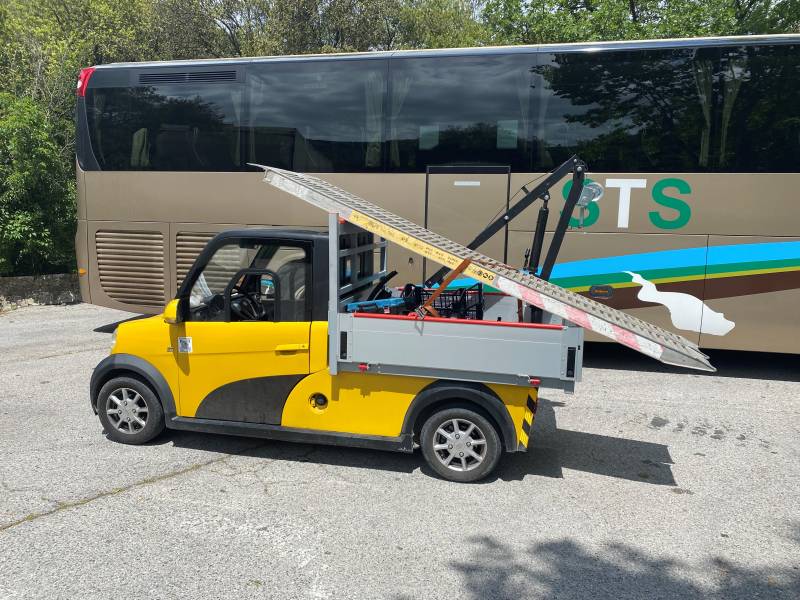 Utilitaire sans permis électrique polyvalent et resistant 