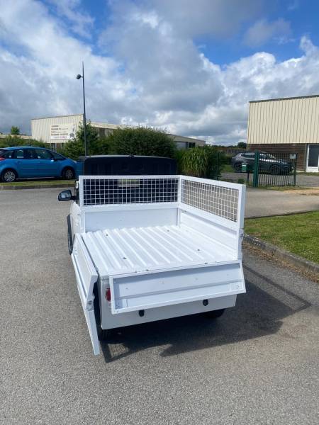 petit utilitaire électrique plateau avec rehausse  