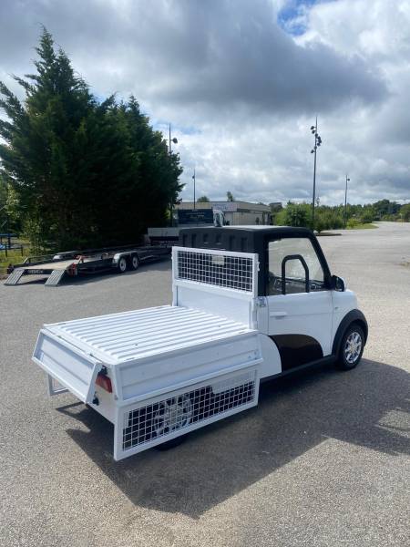 CAMION ELECTRIQUE SANS PERMIS DISPONIBLE ENTRE LYON ET VILLEURBANNE POUR LA REGION AUVERGNE RHONE ALPES 