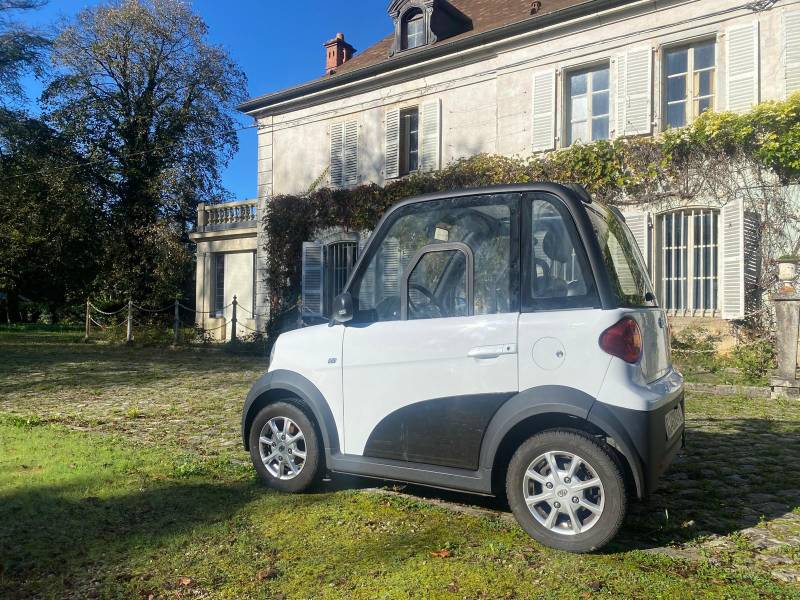 VOITURE SANS PERMIS AVEC LA MEILLEURE AUTONOMIE DISPONIBLE DANS LE DEPARTEMENT 44