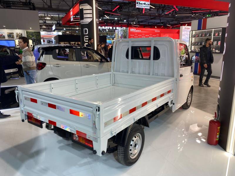 De Saint-Jacques-des-Blats à Cassaniouze en passant par Teissières-lès-Bouliès – Camion électrique services techniques