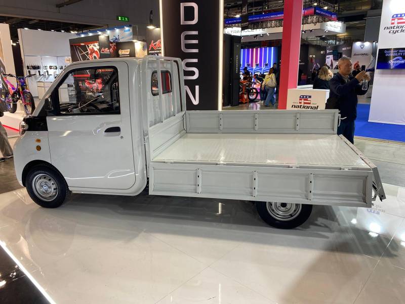 De Vouziers à Grandpré en passant par Buzancy – Mini camion électrique utilitaire municipal
