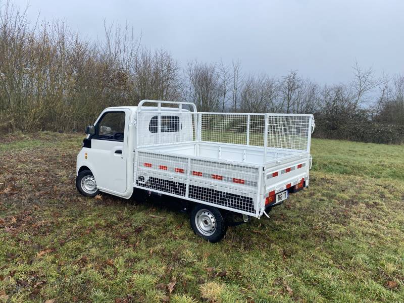 Comment préparer le renouvellement d'une flotte municipale grâce au City Truck ASPP, véhicule utilitaire électrique avec ou sans permis.