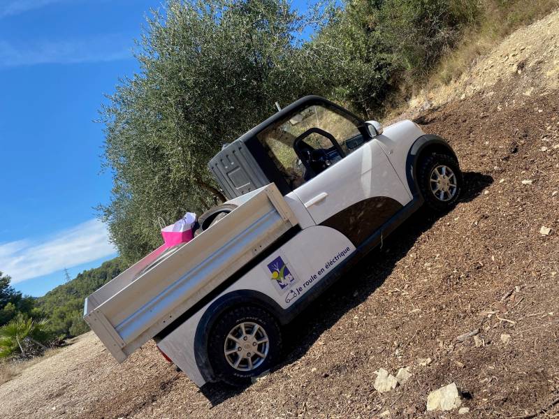 camion électrique sans permis avec benne 