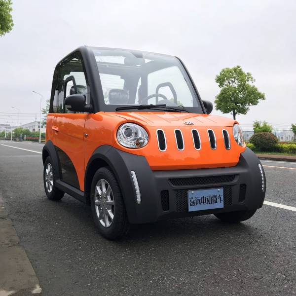 VOITURE ELECTRIQUE SANS PERMIS AVEC GRANDE AUTONOMIE DISPONIBLE EN BRETAGNE